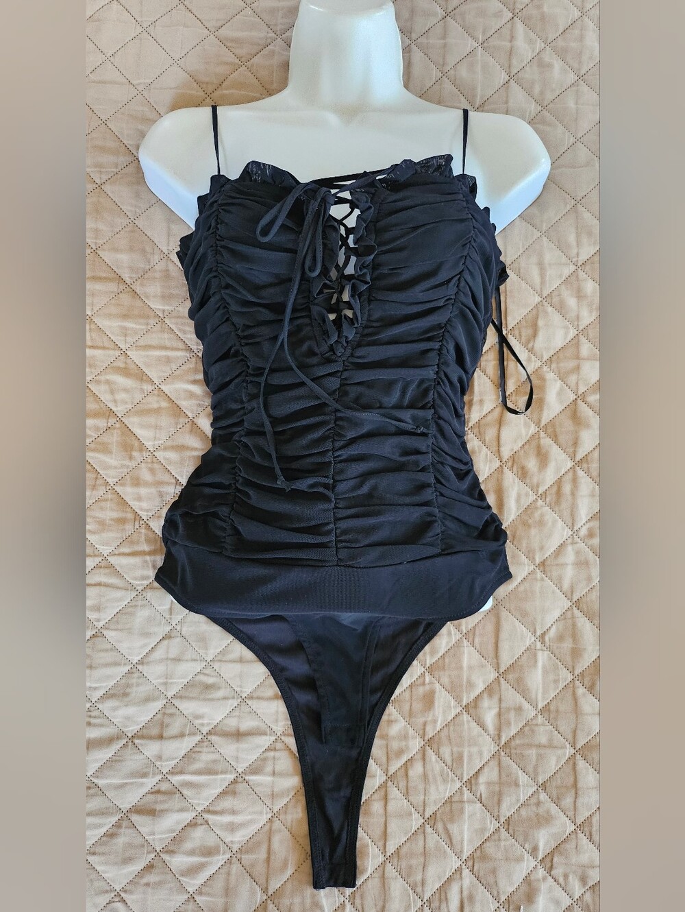 Forever 21 black top, women's size medium, in great condition